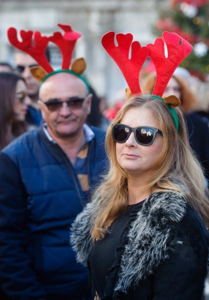 Priličan broj građana okupio se na Pjaci na Badnjak