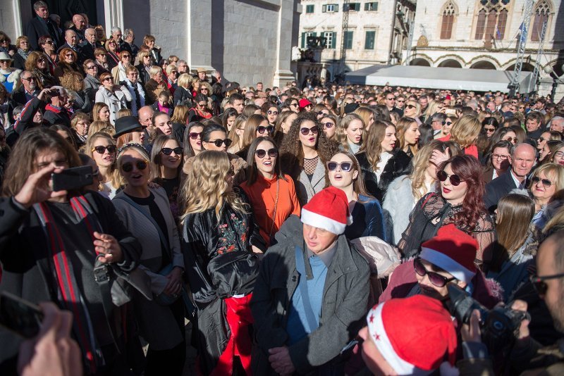 Tradicionalna kolenda ispred dubrovačke gradske vijećnice