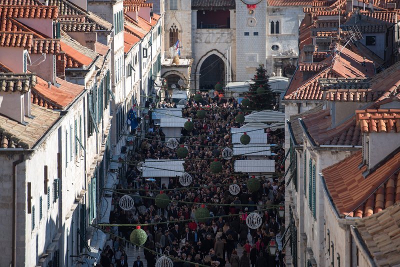 Tradicionalna kolenda ispred dubrovačke gradske vijećnice