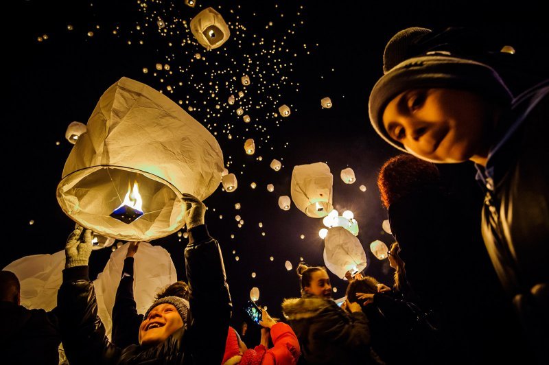 Blagdansko ozračje na šibenskim ulicama i na Adventskom sajmu