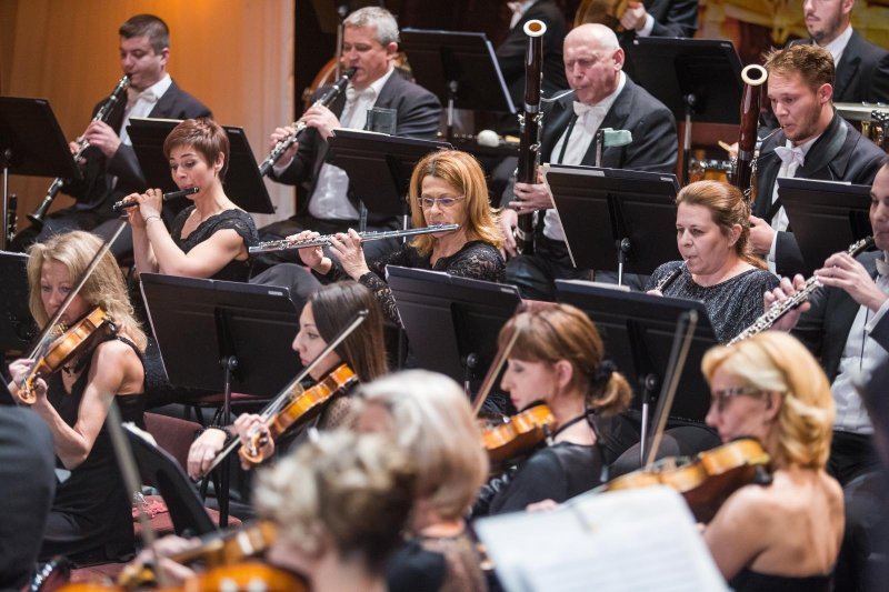 Koncert orkestra Opere HNK i vilolinista Robyja Lakatosa