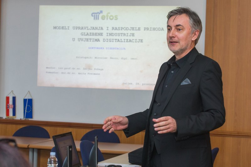 Miroslav Škoro obranio doktorat na Ekonomskom fakultetu