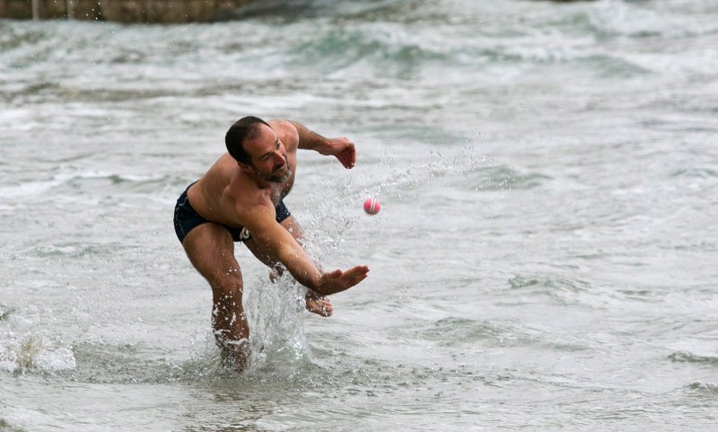 Novogodišnji picigin na Bačvicama