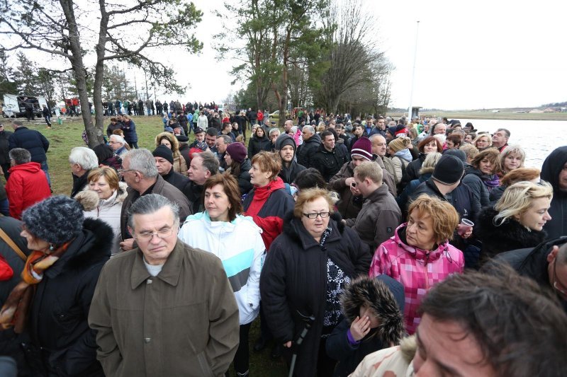 Novogodišnje kupanje u Ogulinu