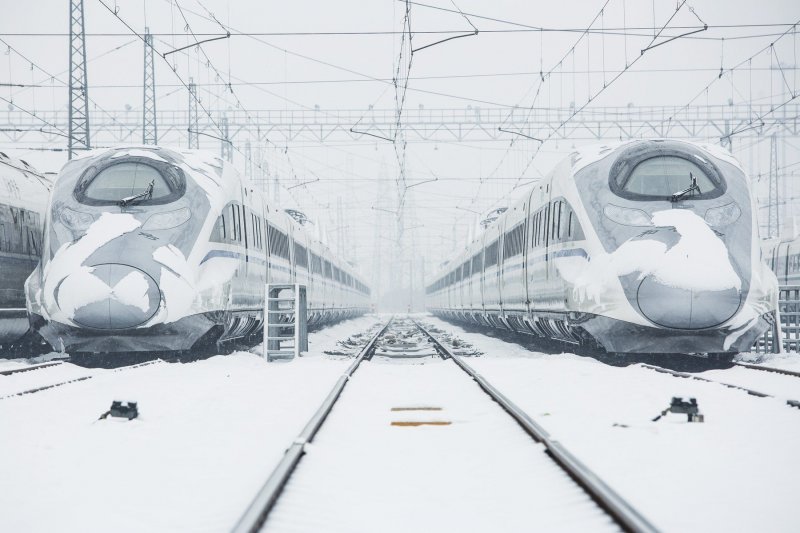 Snijeg zameo vlakove u kineskom Xianu