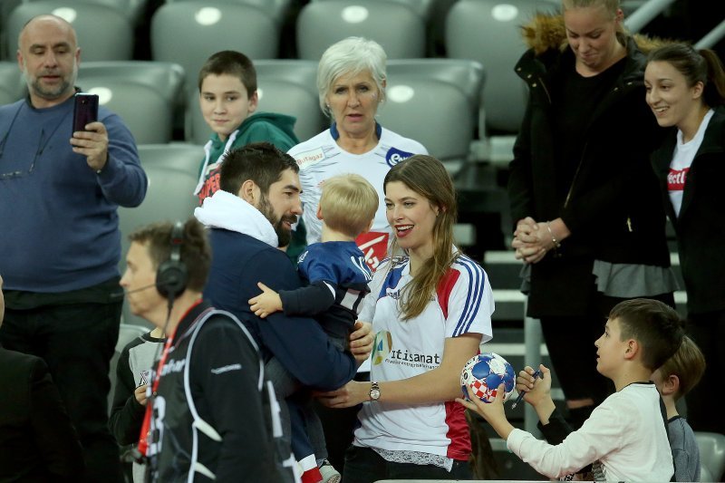 Nikola Karabatić pobjedu proslavio s Geraldine Pillet i sinom Alekom