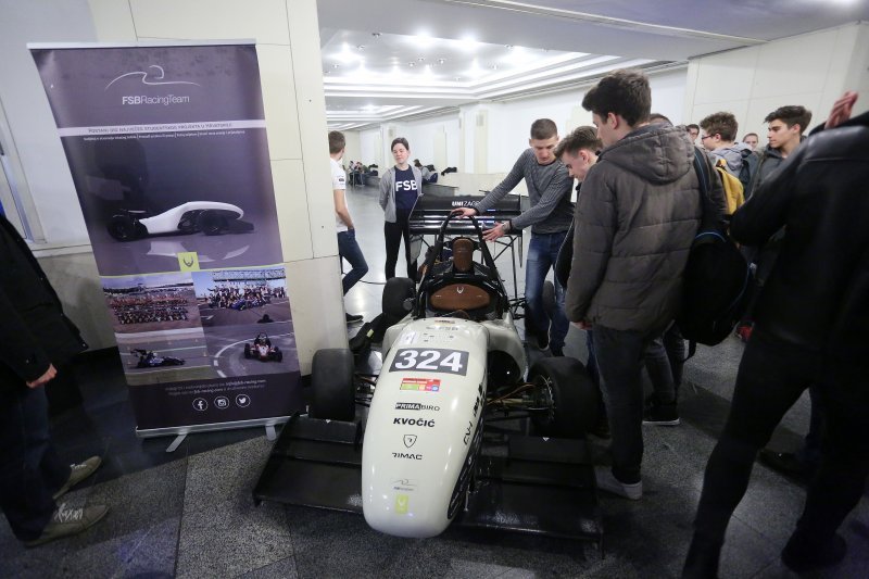 Zagreb: Na FER-u postavljena izložba na temu robotike