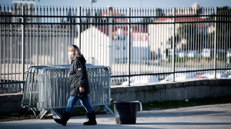 Nesnosni smrad s Karepovca širi se gradskim grobljem Lovrinac