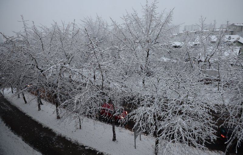 Zagrepčane jutros dočekao bijeli pokrivač