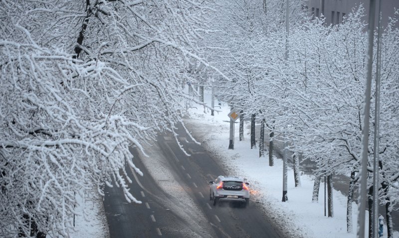 Zagrepčane jutros dočekao bijeli pokrivač