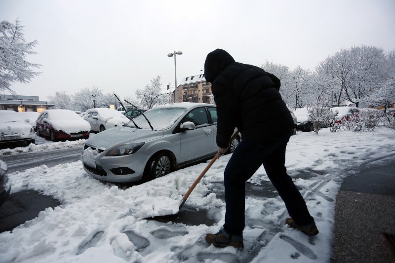 Zagrepčane jutros dočekao bijeli pokrivač