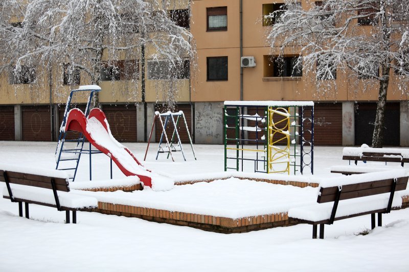 Zagrepčane jutros dočekao bijeli pokrivač