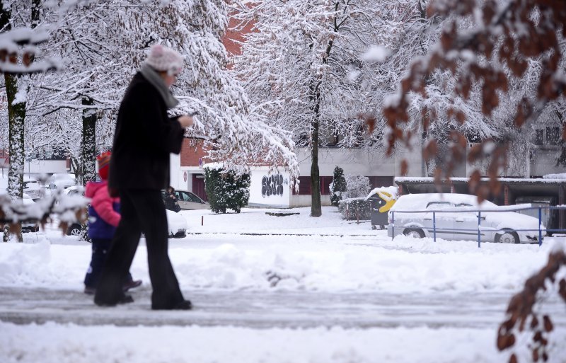 Zagrepčane jutros dočekao bijeli pokrivač