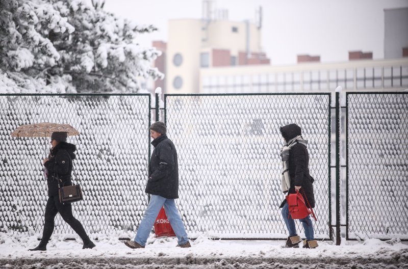 Zagrepčane jutros dočekao bijeli pokrivač