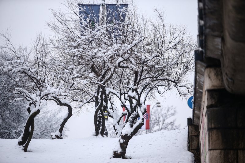 Zagrepčane jutros dočekao bijeli pokrivač