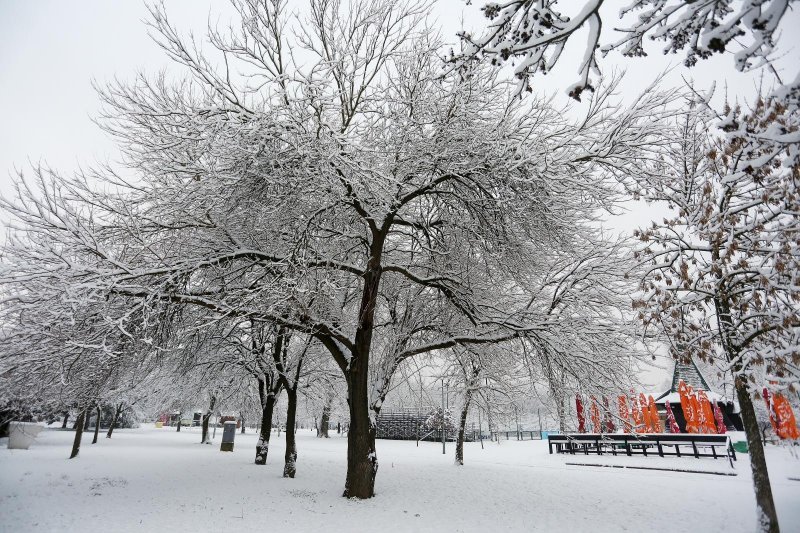 Zagrepčane jutros dočekao bijeli pokrivač