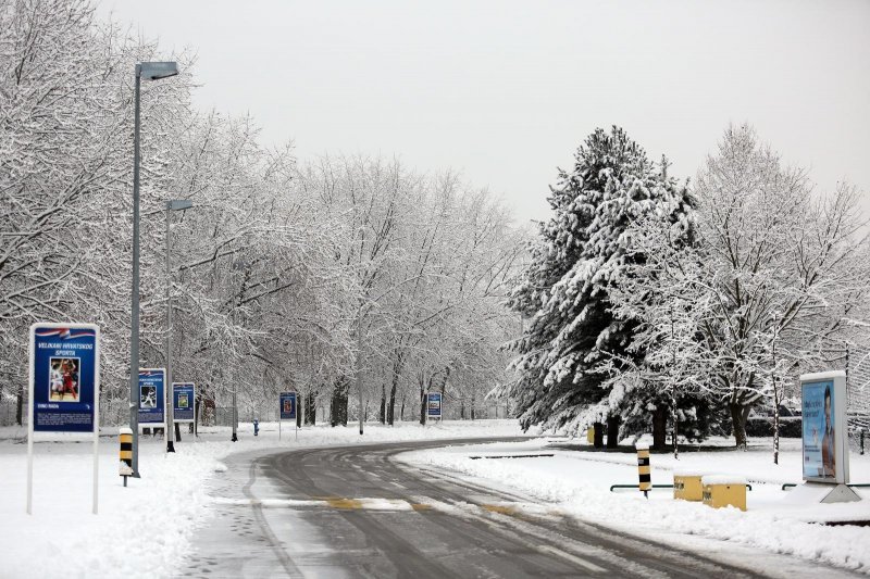 Zagrepčane jutros dočekao bijeli pokrivač