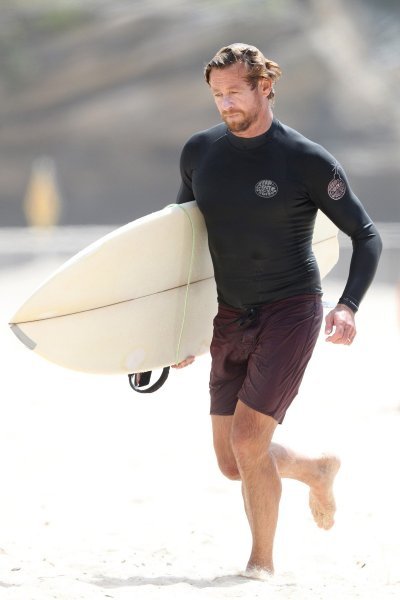 Simon Baker