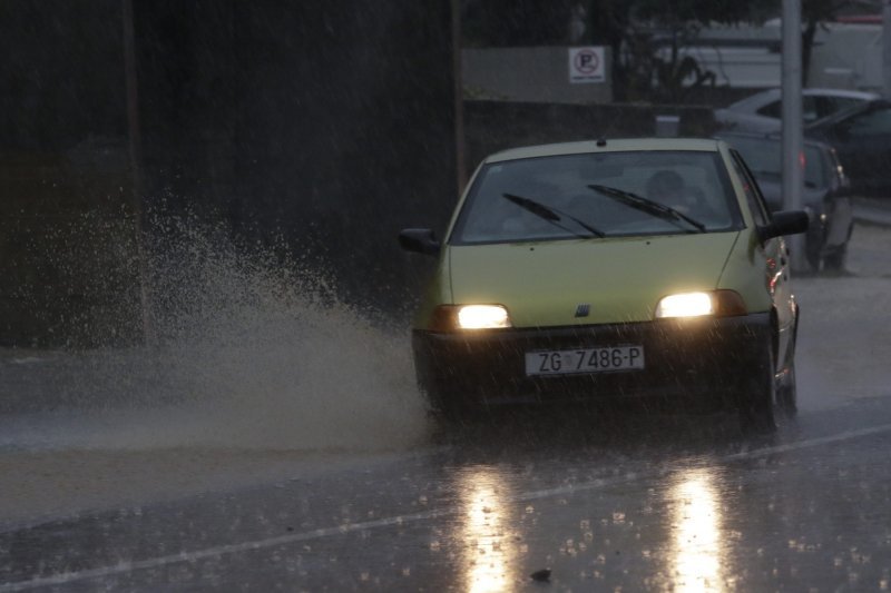 Obilna kiša potopila Makarsku