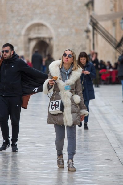 Razne modne kreacije za subotnju šetnju u Dubrovniku