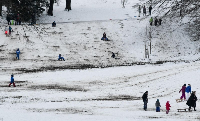 Idilični prizori parka Maksimir prekrivenog snijegom