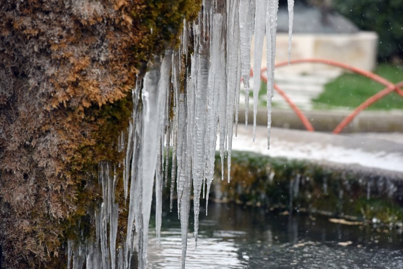 Fontana ispred Gospe van grada u Šibeniku