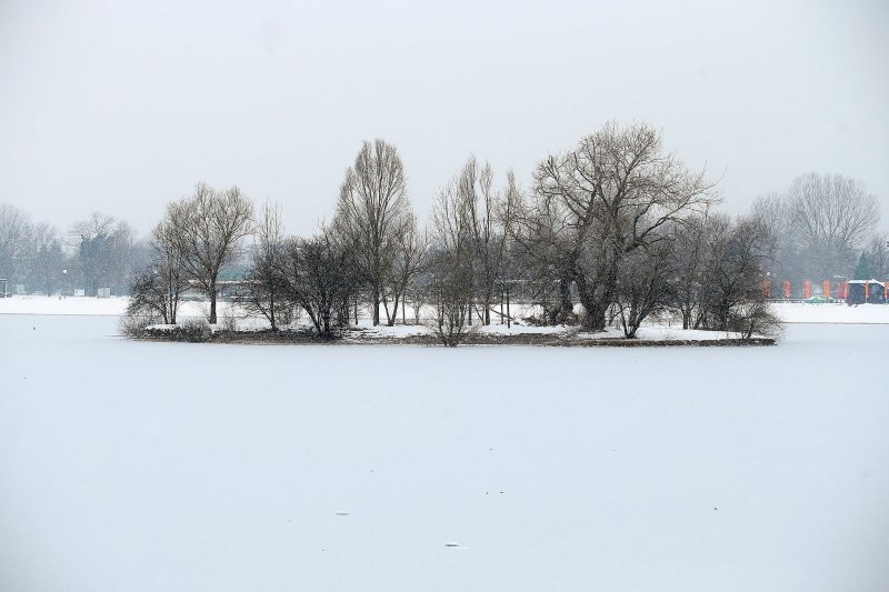 Iznimno niske temperature zaledile su jezero Jarun