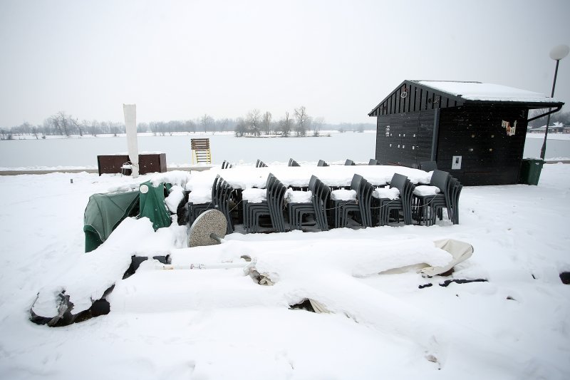 Iznimno niske temperature zaledile su jezero Jarun