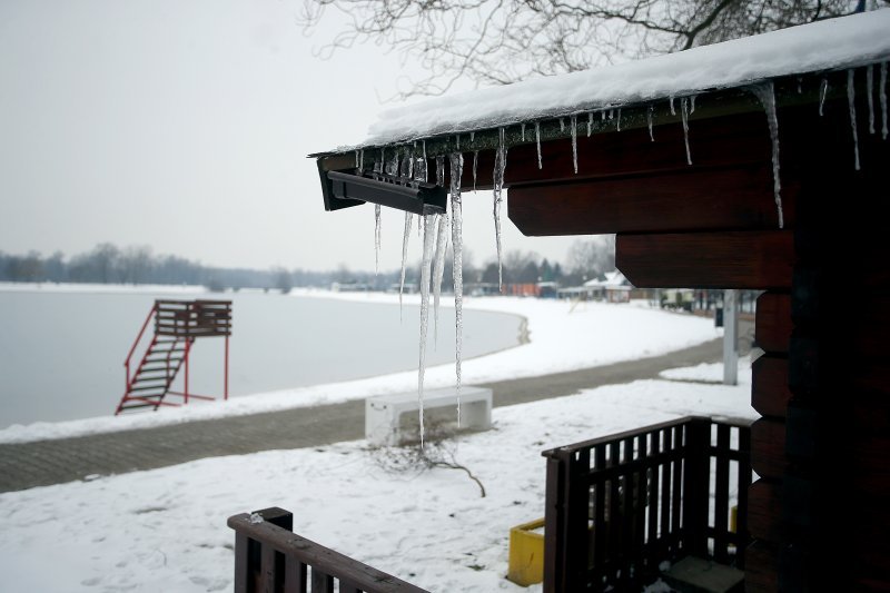 Iznimno niske temperature zaledile su jezero Jarun