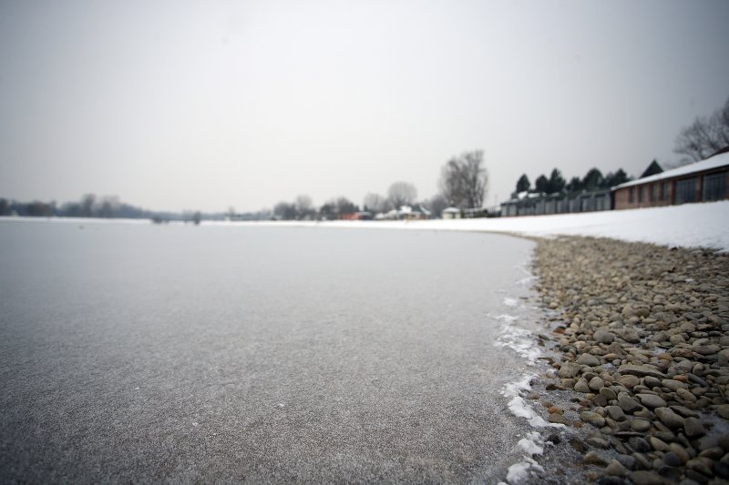 Iznimno niske temperature zaledile su jezero Jarun