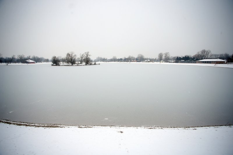 Iznimno niske temperature zaledile su jezero Jarun