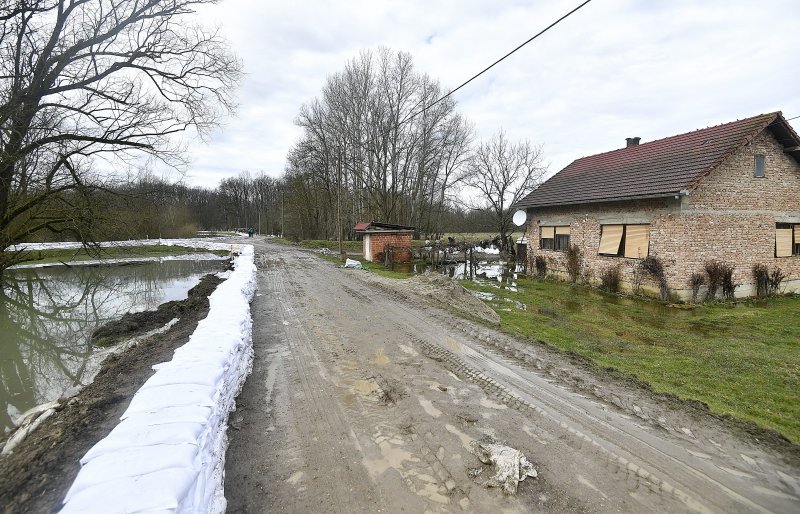 Hrvatska vojska postavlja zečje nasipe