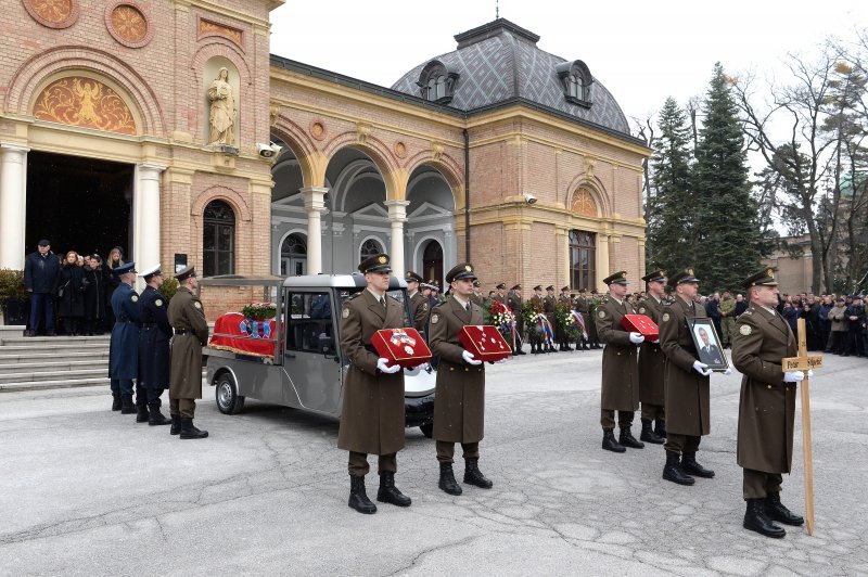 Pogreb stožernog generala Petra Stipetića