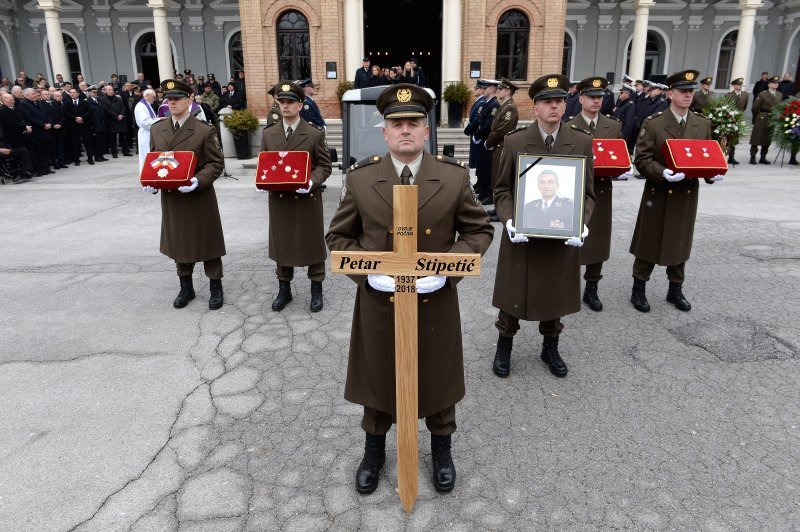 Pogreb stožernog generala Petra Stipetića