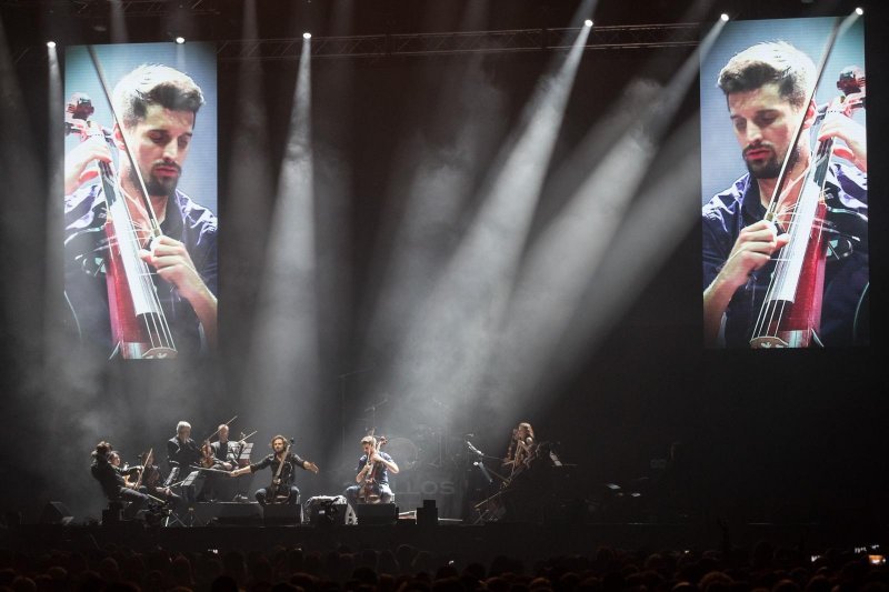 2Cellos oduševili koncertom u prepunoj Areni Zagreb