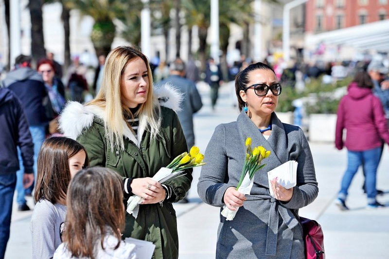 Split: Humanitarnom prodajom cvijeća obilježen Dan narcisa