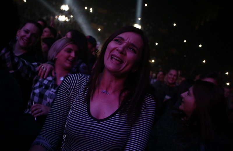 Koncert Željka Bebeka u prepunoj velikoj dvorani SC Gripe