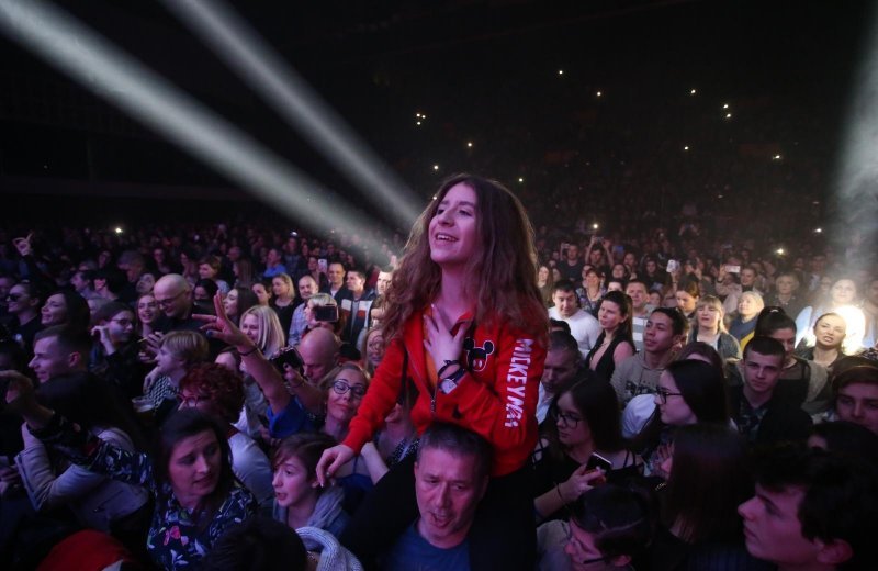 Koncert Željka Bebeka u prepunoj velikoj dvorani SC Gripe