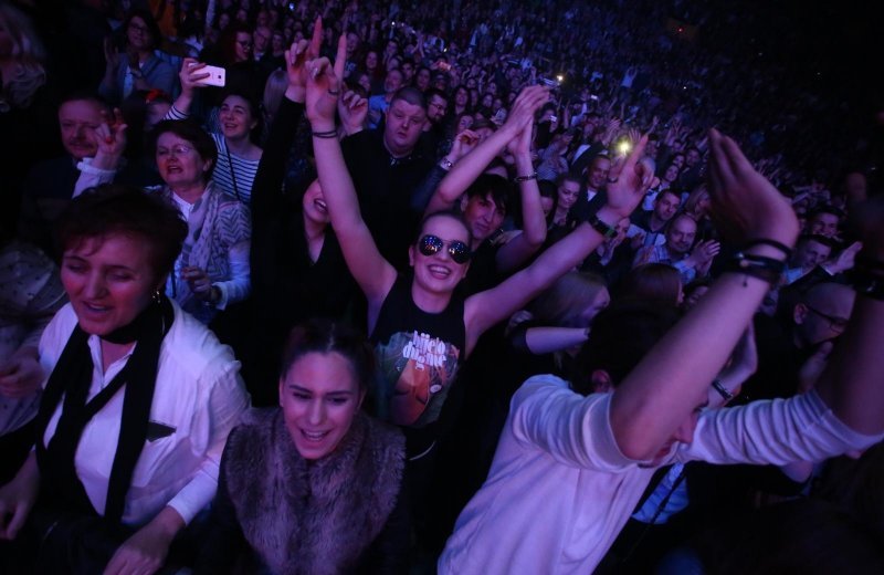 Koncert Željka Bebeka u prepunoj velikoj dvorani SC Gripe