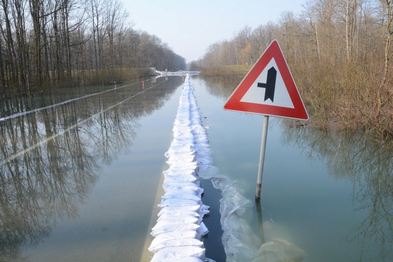 Zatvorena cesta Sisak-Popovača