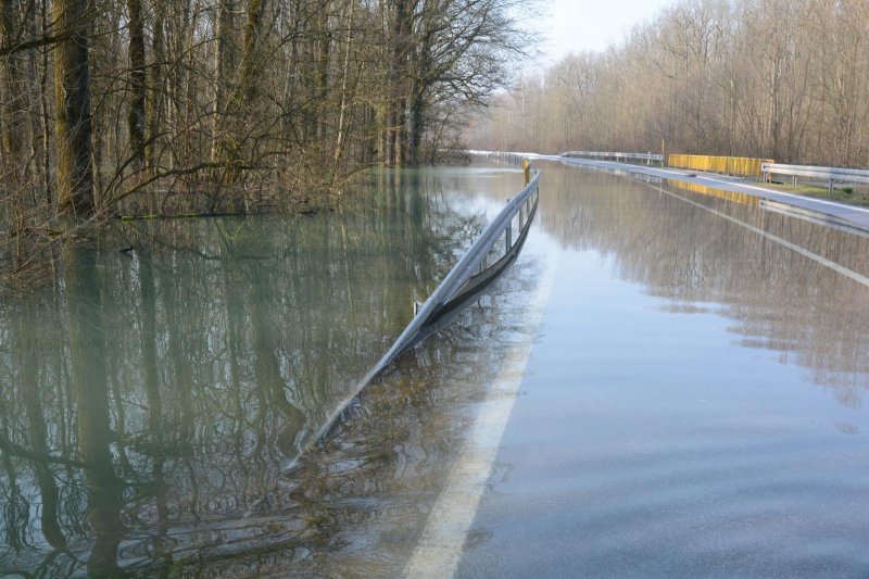 Zatvorena cesta Sisak-Popovača