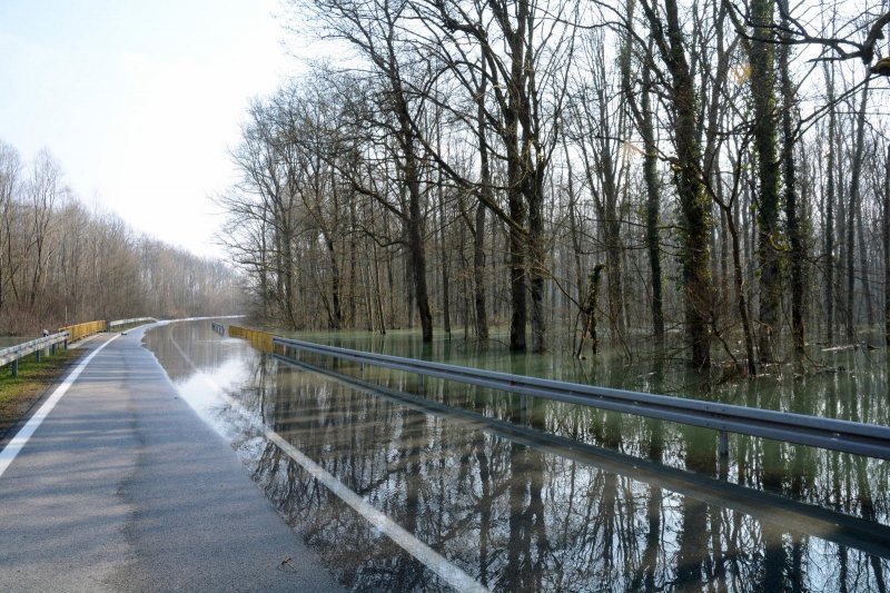 Zatvorena cesta Sisak-Popovača