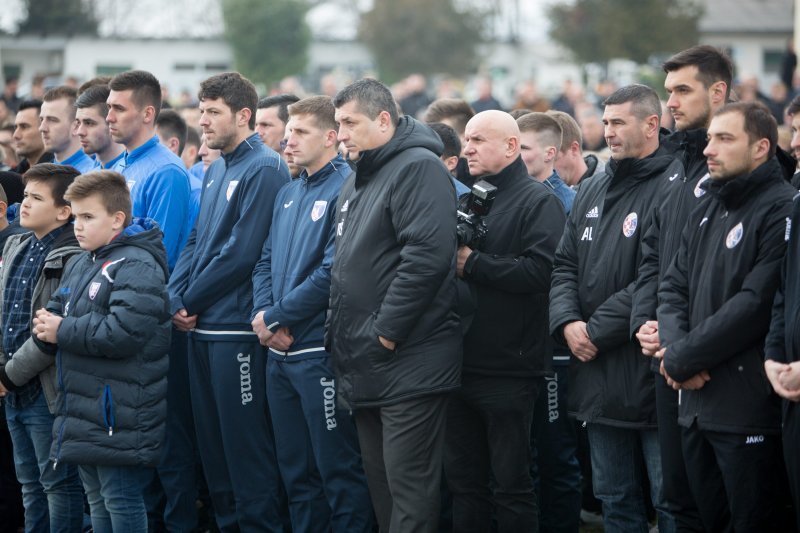 Pogreb nogometaša Brune Bobana, Robert Špehar s igračima Marsonije