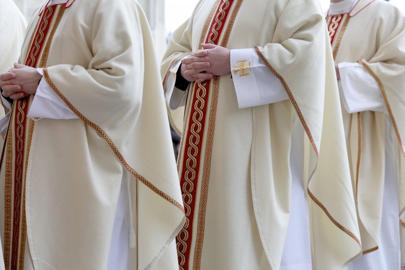 Zagreb: Svećeničkom ulaznom procesijom počeli obredi Velikog trodnevlja