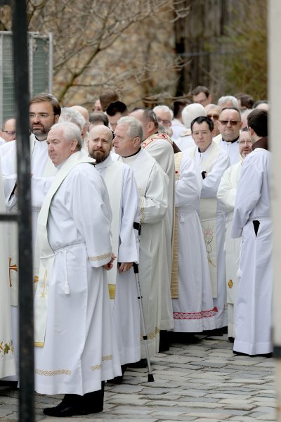 Zagreb: Svećeničkom ulaznom procesijom počeli obredi Velikog trodnevlja