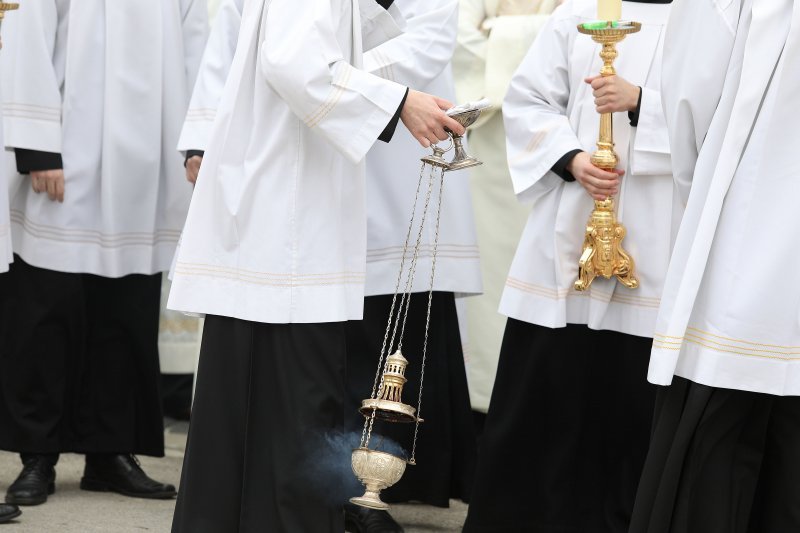 Zagreb: Svećeničkom ulaznom procesijom počeli obredi Velikog trodnevlja