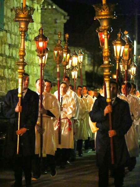 Andrej Plenković na hvarskoj procesiji 'Za križen'