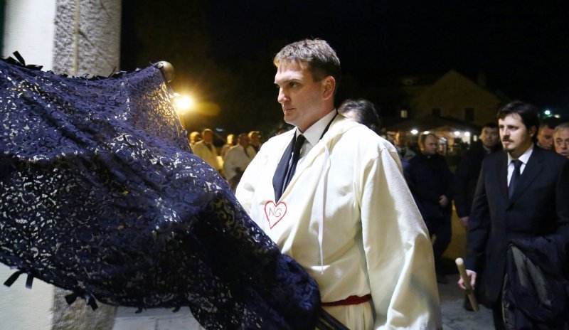 Andrej Plenković na hvarskoj procesiji 'Za križen'