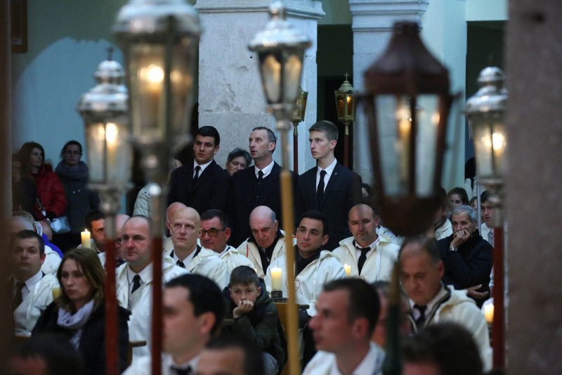 Andrej Plenković na hvarskoj procesiji 'Za križen'