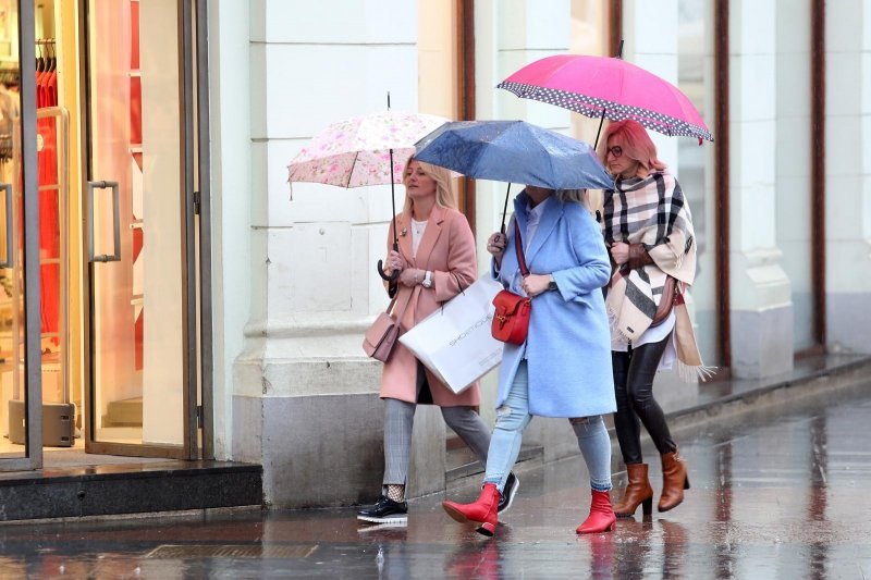 Ulična moda pod kišobranima